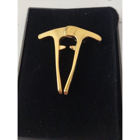 Gold Plated Lapel Pin With Unique Abstract Design In Black Velvet Box - Picture 1 of 7